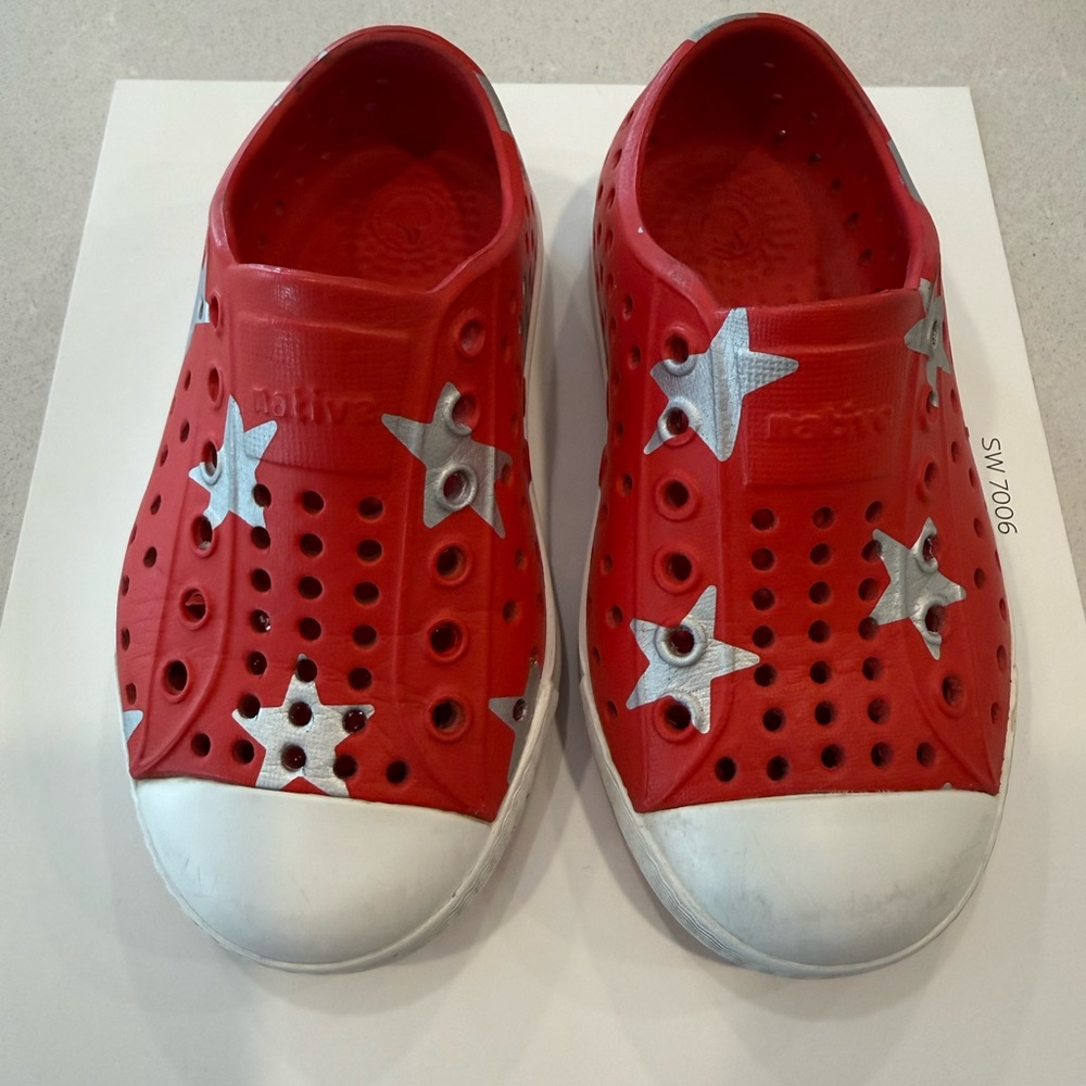 Native Kids Red Water Shoes with Silver Stars